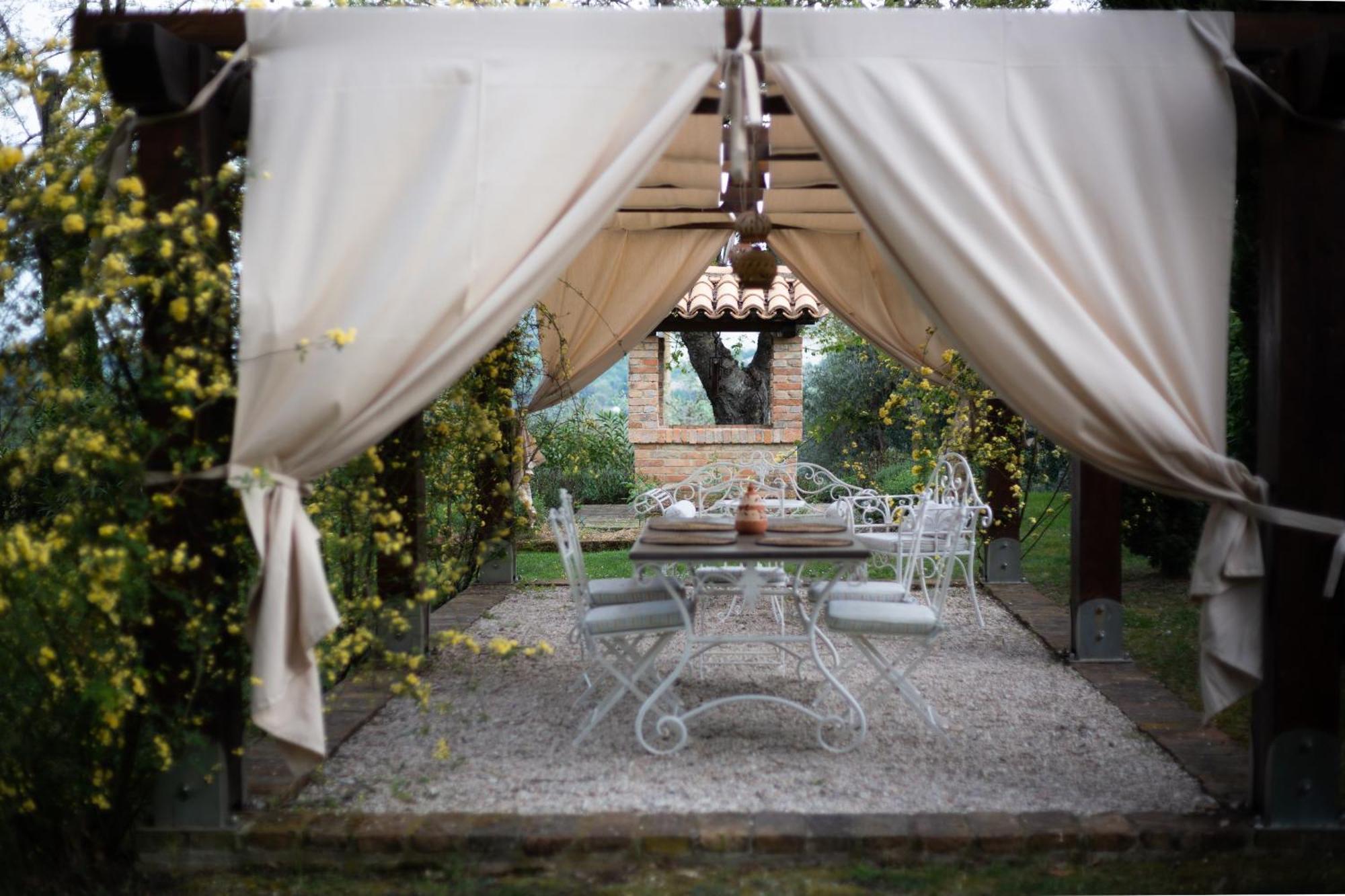Ca' Le Cerque, Villa Surrounded By The Marche Nature Fossombrone Buitenkant foto