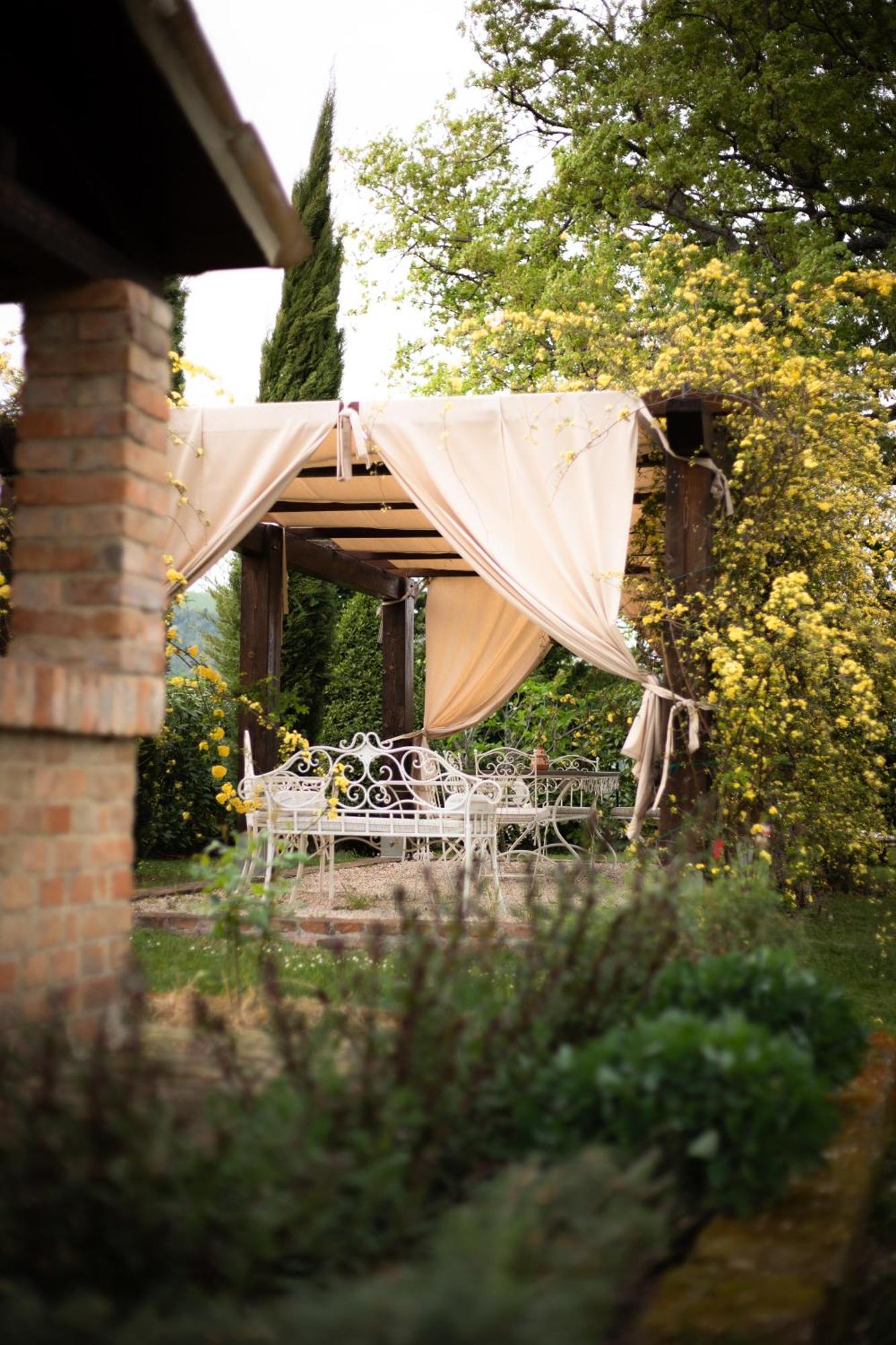 Ca' Le Cerque, Villa Surrounded By The Marche Nature Fossombrone Buitenkant foto